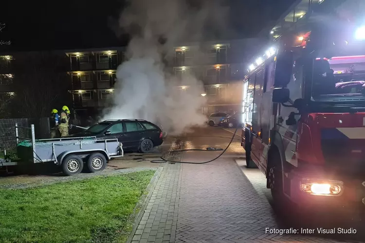 Auto door brand verwoest in Amalia van Solmstraat