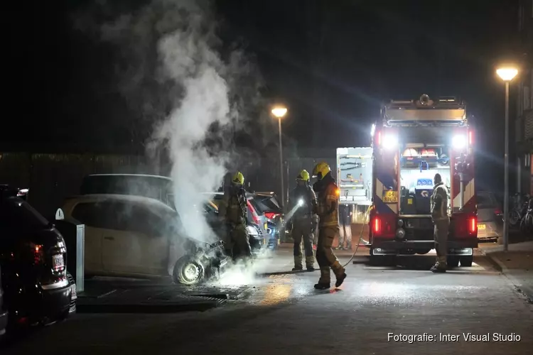 Auto door brand verwoest op Jongkindlaan