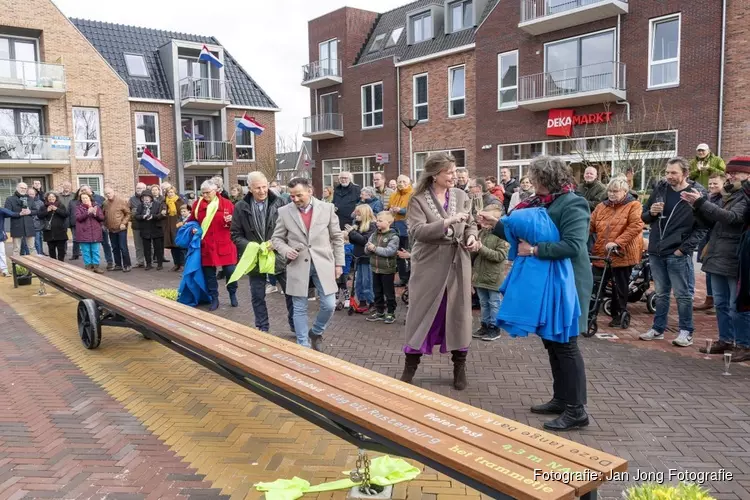 Feestelijke opening dorpshart Stompetoren