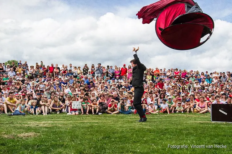 Knallend picknickconcert en straattheater bij Zomer in De Mare