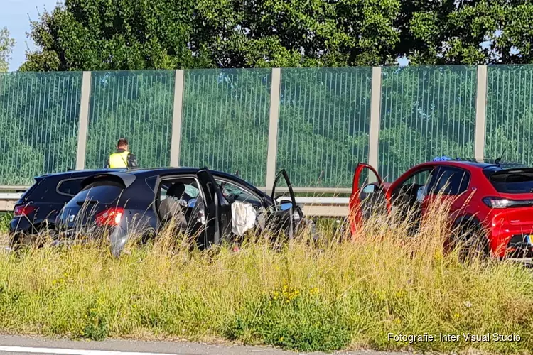 Dode bij ernstig ongeval op N242. Weg vanuit Heerhugowaard tijdelijk afgesloten