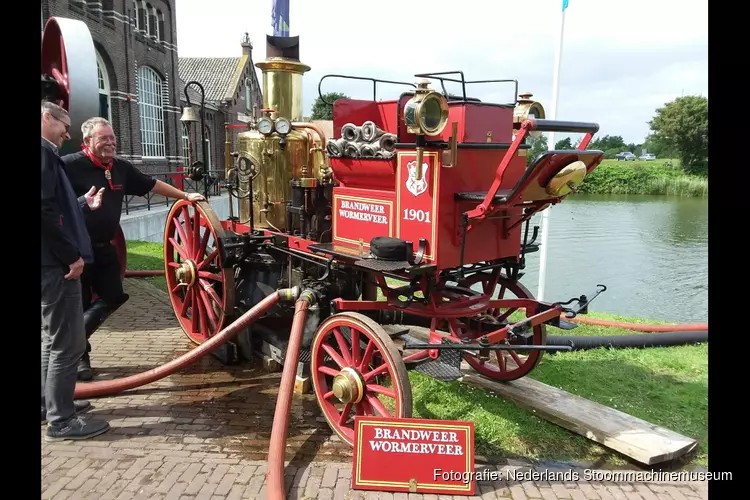 Spetterend brandweerfestijn bij Stoommachinemuseum