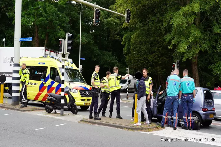 Automobiliste aangereden door vrachtwagen op de Kennemerstraatweg