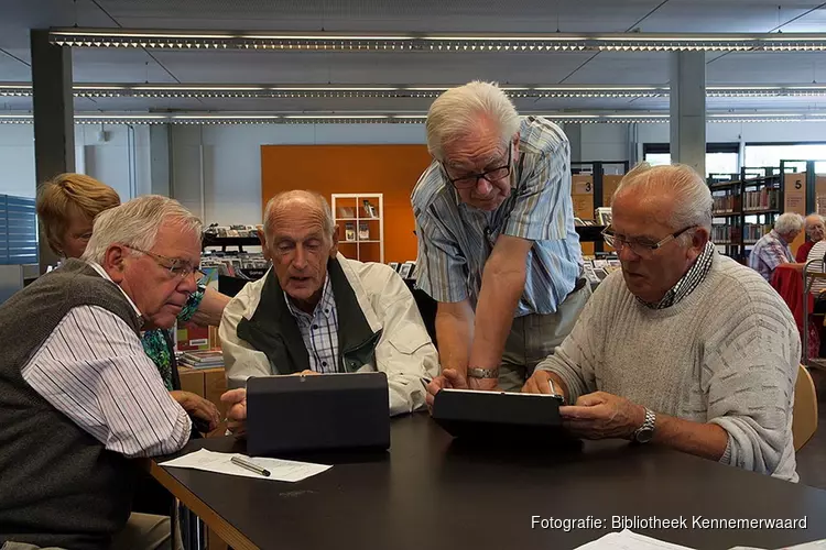 Open dag SeniorWeb in de bibliotheek in De Mare