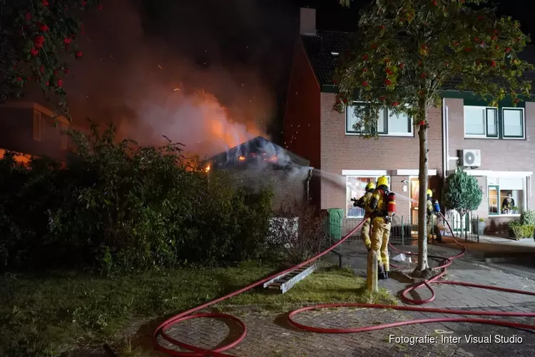 Schuren door brand verwoest aan Buizerdweg in Alkmaar