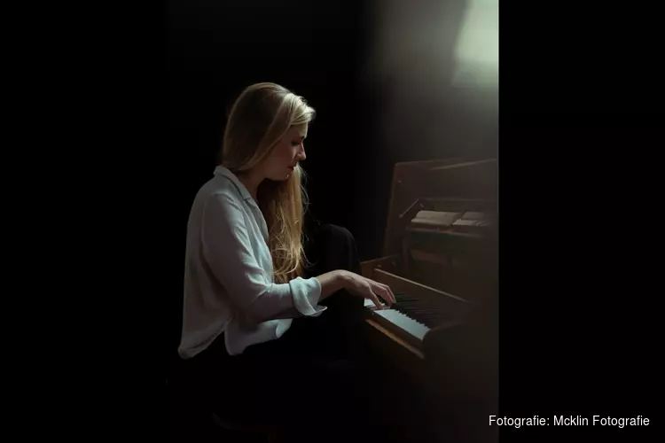 Indrukwekkende klassieke ligconcerten in TAQA Theater De Vest en de Grote Kerk Beleef een unieke concertervaring op een matje of strandstoel