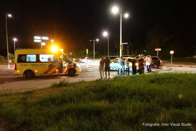 Scooter aangereden door auto in Alkmaar