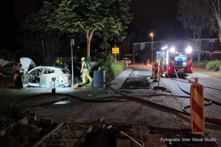 Auto door brand verwoest aan Grevelingen in Alkmaar