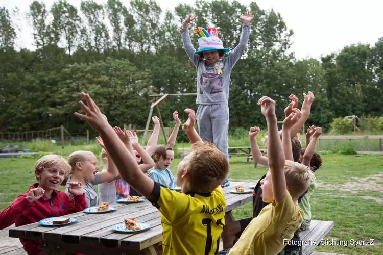 Sport-Z organiseert kinderfeestjes voor kinderen die thuis minder te besteden hebben