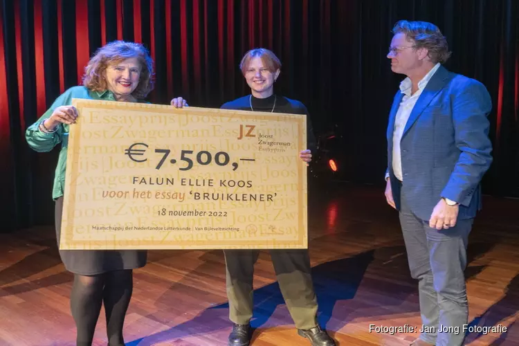 Falun Ellie Koos wint de Joost Zwagerman Essayprijs 2022