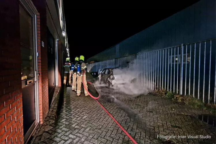 Auto door brand verwoest in Alkmaar