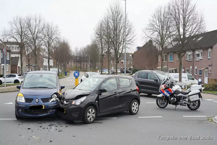 Botsing op Laan van Brussel in Alkmaar