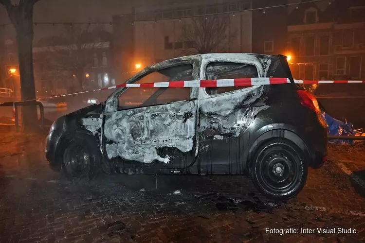 Auto door brand verwoest aan Oudegracht