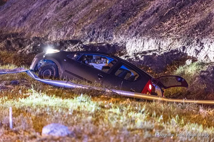 Gevaarlijke verdachte crasht met auto in Alkmaar, grote zoektocht