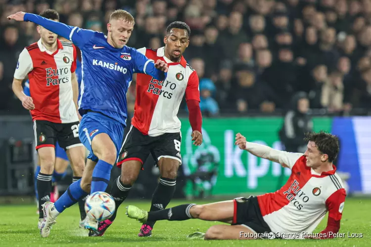 Feyenoord ontdoet zich in slotfase van AZ