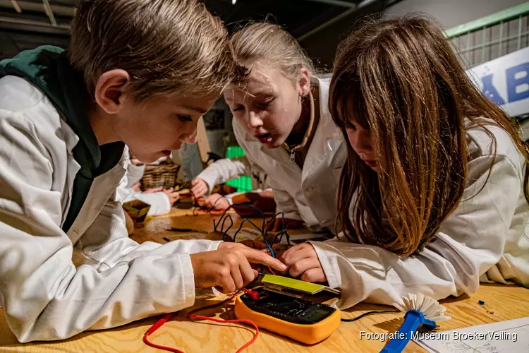 PROEFlab tijdens de Voorjaarsvakantie in Museum BroekerVeiling