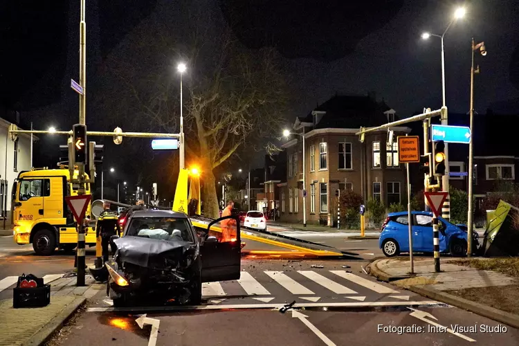 Drie vrouwen naar ziekenhuis na botsing in Alkmaar