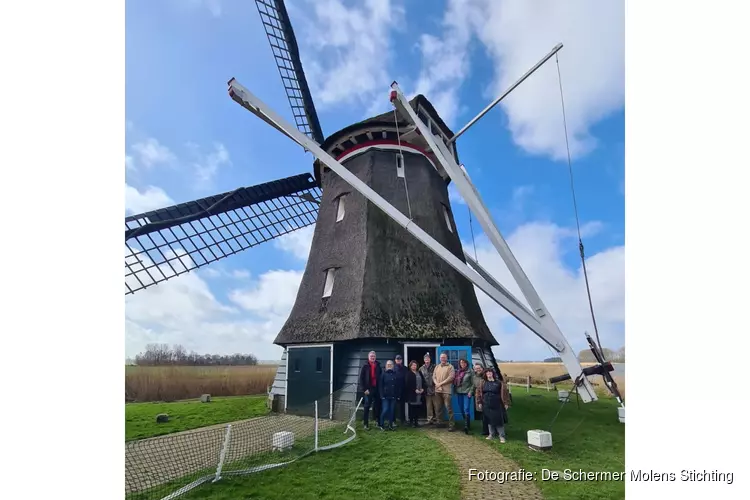 Voorzitter De Hollandsche Molen bezoekt bijzondere molen De Otter in Oterleek