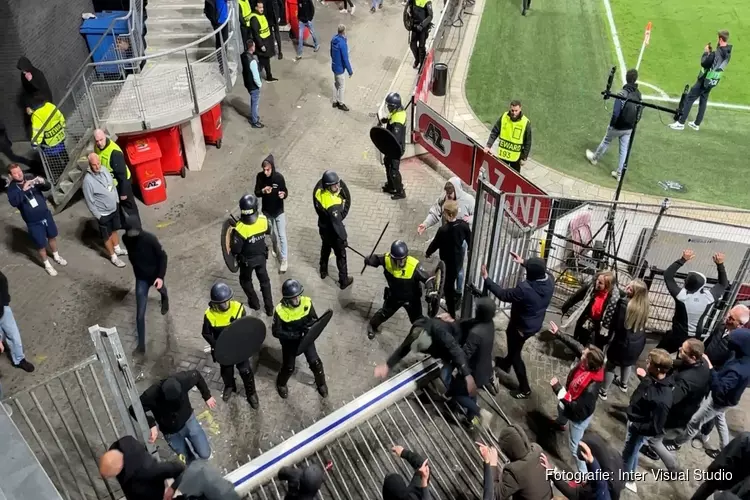 Acht dagen cel en taakstraf voor Heerhugowaarder voor rellen bij AZ-West Ham United