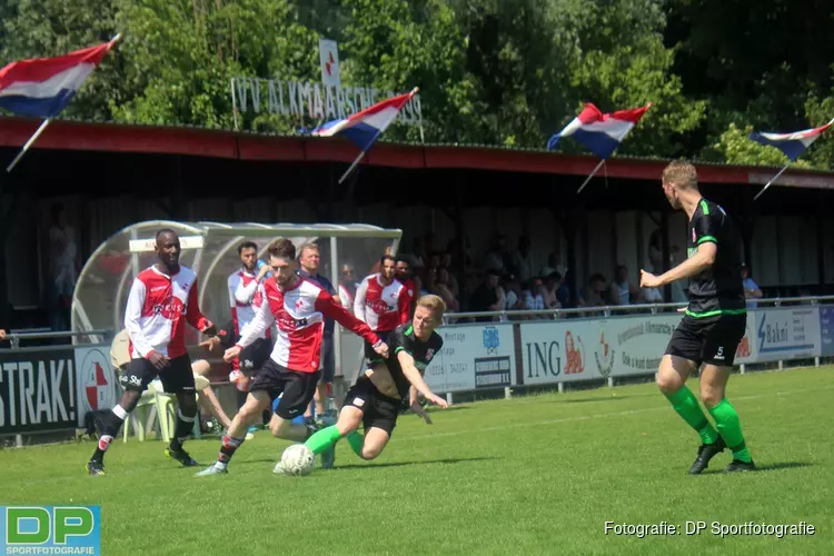 Alkmaarsche Boys blijft vierdeklasser na spektakelstuk. De Rijp mag hopen op lijfsbehoud