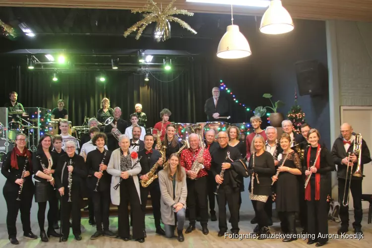 Muziekvereniging Aurora ‘trakteert’ op koffieconcert met taart