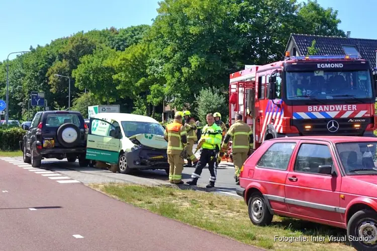 Twee gewonden bij aanrijding Egmond aan den Hoef