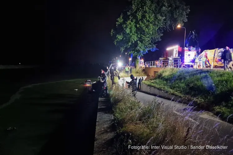 Man overleden bij verkeersongeval. Scheepvaartverkeer is gestremd