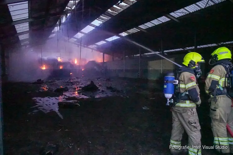 Brand bij manege in Schoorl, paarden in veiligheid gebracht