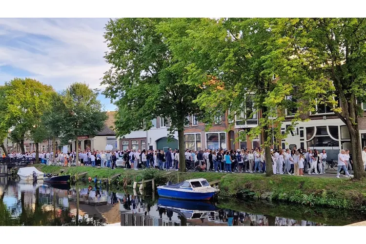 Honderden mensen bij stille tocht voor omgekomen slachtoffer schietpartij