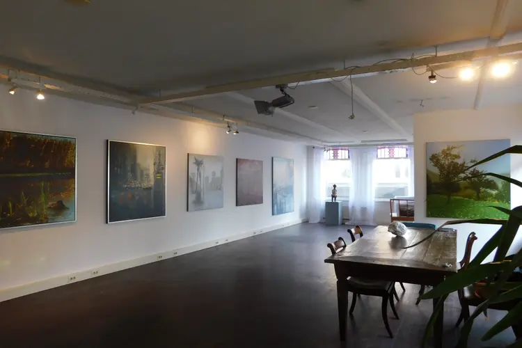 Anjo van de Ven opent Upstairs Art Gallery in Alkmaar