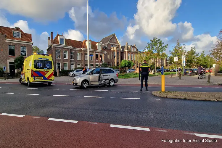 Schade bij aanrijding op Kennemersingel in Alkmaar