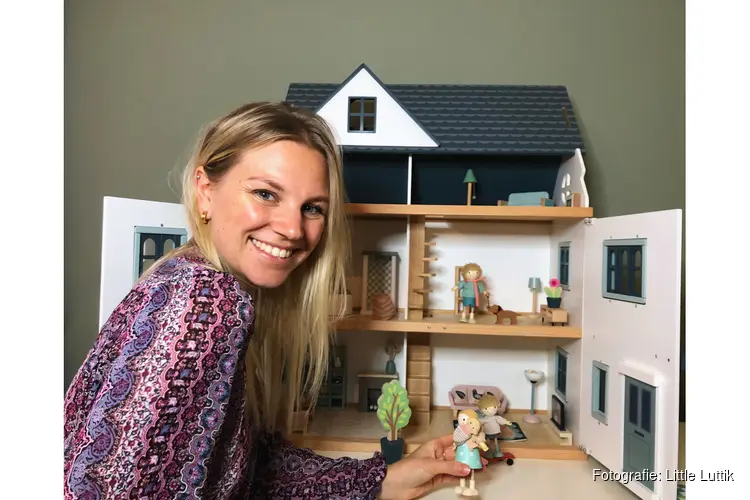 Alkmaarse ondernemer herintroduceert poppenhuizen om de verbeelding en creativiteit van kinderen te stimuleren