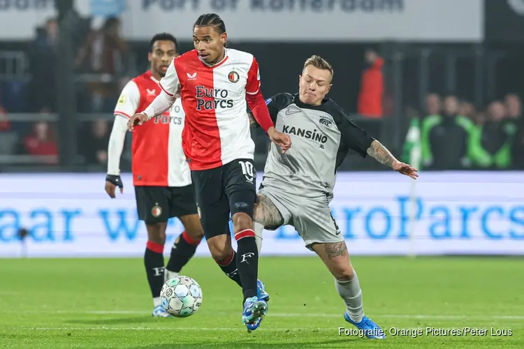 Fraaie goal Timber genoeg voor zege van Feyenoord op AZ