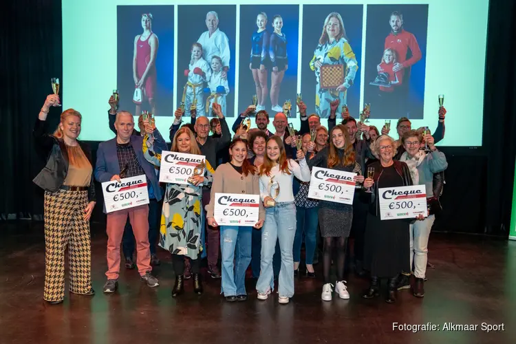 Gemeente Alkmaar huldigt haar Sportkampioenen – Mis Het Niet!