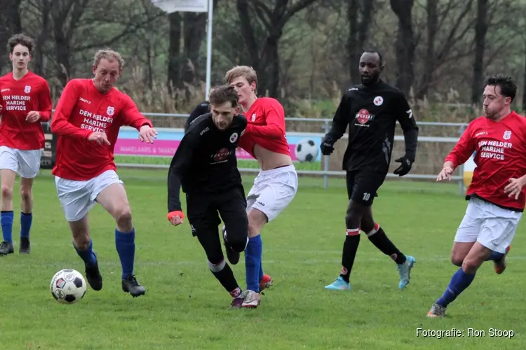 Duel tussen Zeemacht en Alkmaarsche Boys gestaakt na blessure scheidsrechter