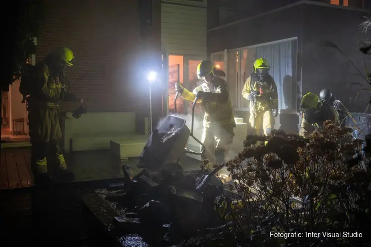 Brand in schuur van woning in Bergen