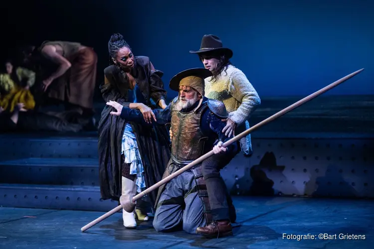Huub van der Lubbe schittert als Don Quichot in musical ‘De Man van La Mancha’