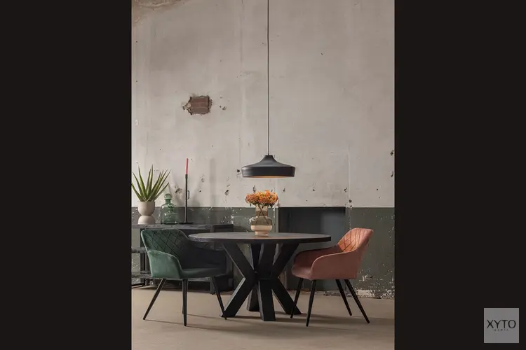 Geef je eetkamer een stijlvolle make-over met een mangohouten tafel