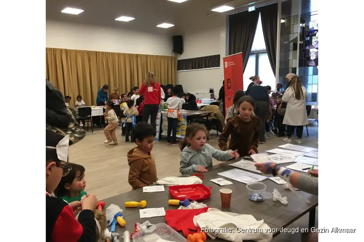 Het CJG Speel je Wijs festival voor kinderen en ouders in wijkcentrum Overdie