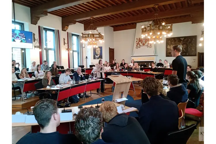 Debatwedstrijd mbo-studenten Vonk in stadhuis Alkmaar