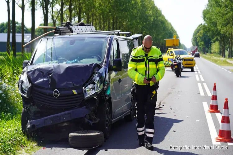 Gewonde en veel schade bij kopstaartbotsing op Noordervaart