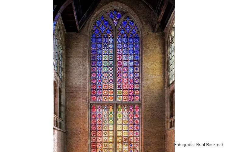 Gratis rondleidingen Het Grote Raam in Grote Kerk Alkmaar. Bezoek een van de grootste glas-in-loodramen in Europa