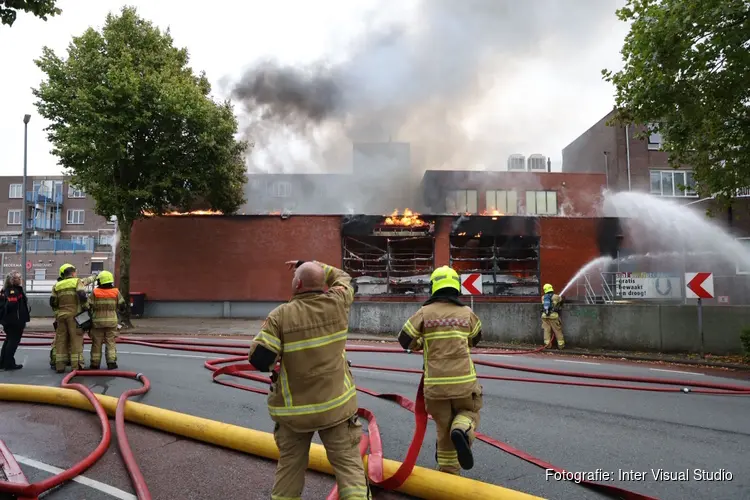 Politie roept op géén beelden van verdachten brand Alkmaar te delen