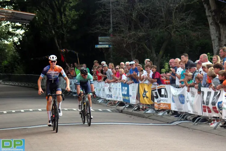 Rik van der Wal wint snelle Ronde van Sint Pancras