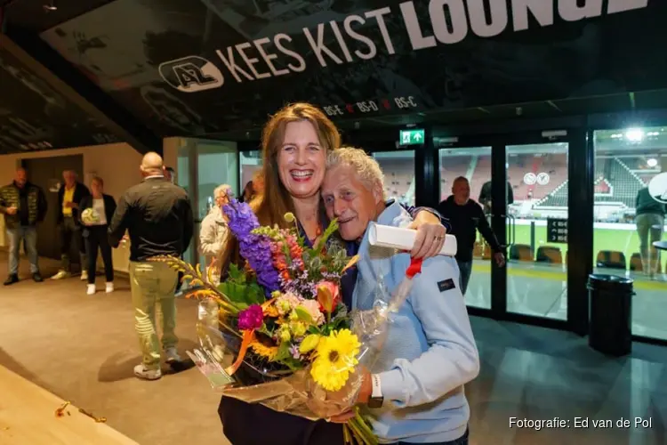 Gouden Ere-insigne voor Kees Kist