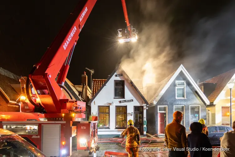 Brand in woning aan Oosterweg in Bergen