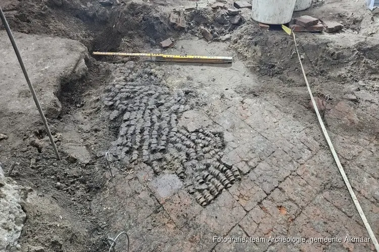 Mysterieuze vloer van botten gevonden in Alkmaar tijdens archeologisch onderzoek