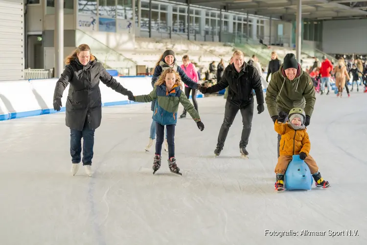 Wintersport in eigen land op ijsbaan De Meent