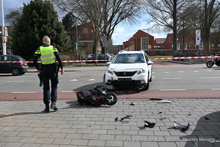 Scooterrijder gewond op Vondelstraat in Alkmaar