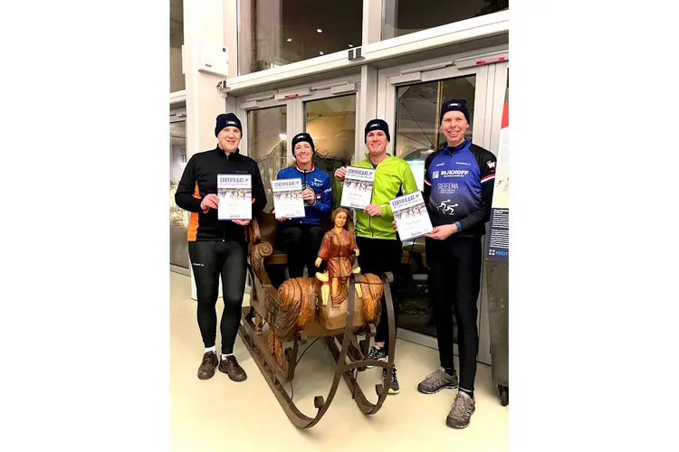 Nanette schaatst op één dag 739 rondes op ijsbaan De Meent